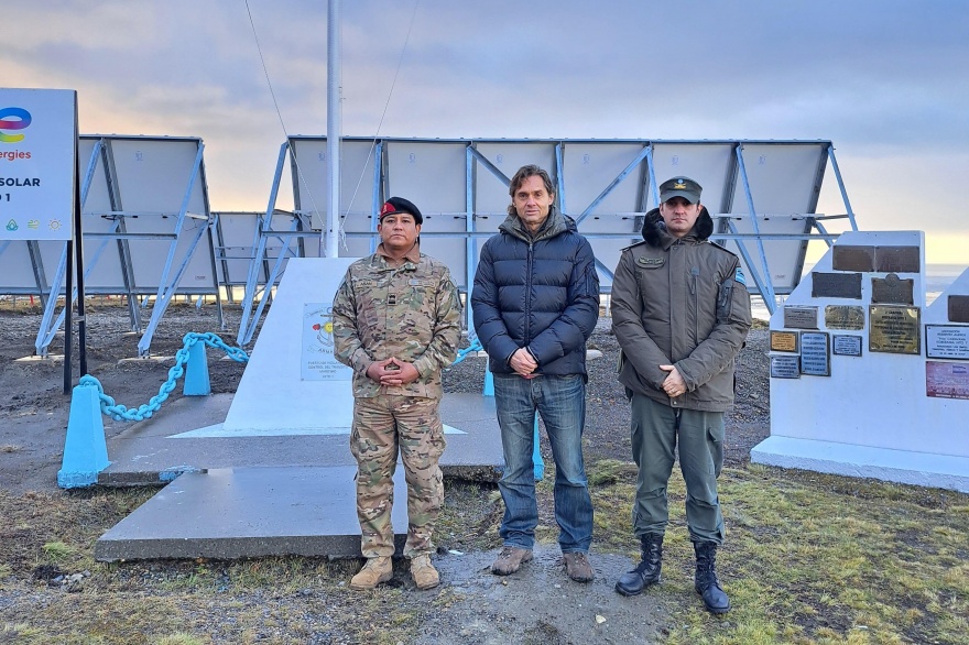 Soberanía: Sciurano visitó el Hito 1 junto a Gendarmería y la Armada