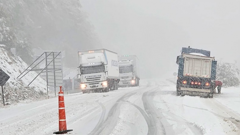 Podrían cortar el tránsito en la ruta por fuertes nevadas