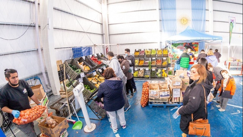 Éxito en ventas: más de 12.000 kilos de alimentos se vendieron en “El Mercado en tu Barrio”