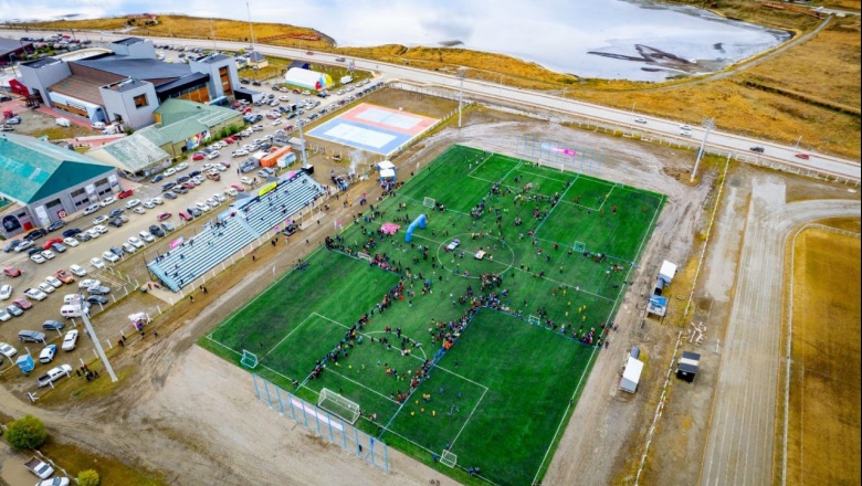 Vuoto inauguró el nuevo campo de juego del Estadio Municipal Hugo Lumbreras