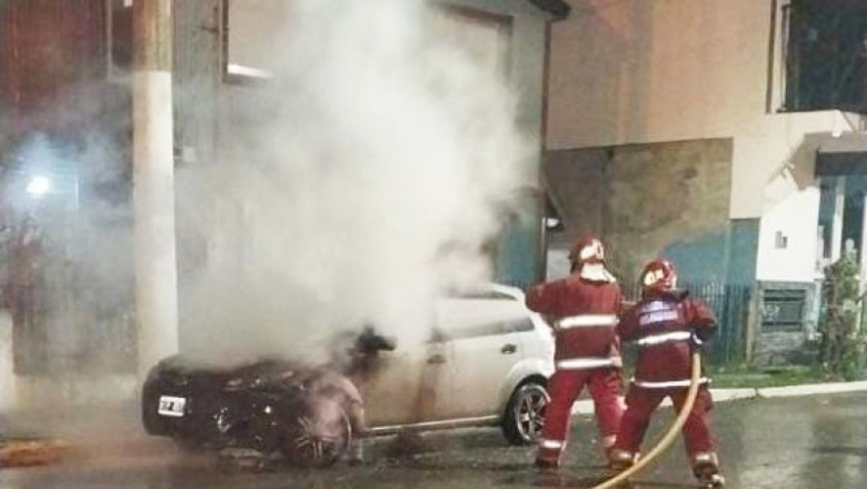 Se incendió un auto por un cortocircuito en Ushuaia