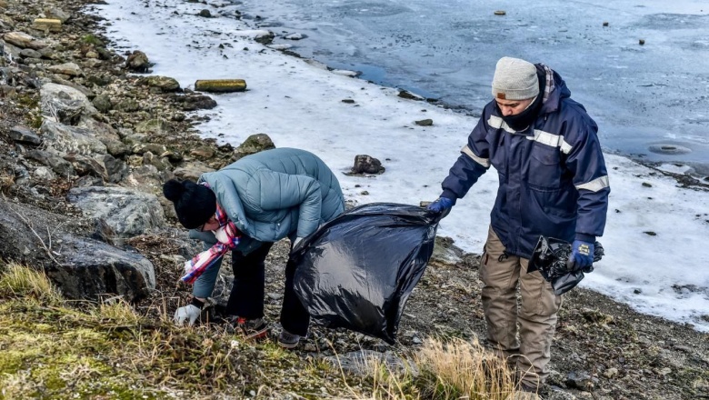 La Municipalidad de Ushuaia coordinó la jornada de limpieza costera