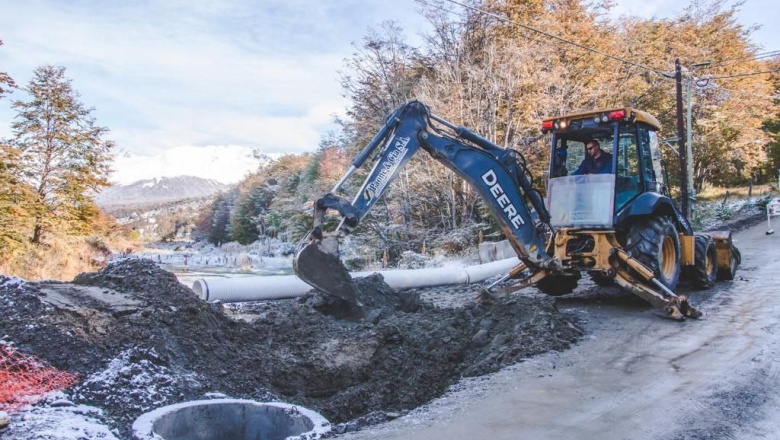 La Municipalidad de Ushuaia realiza trabajos de Pluviales en la calle Pista de Esquí