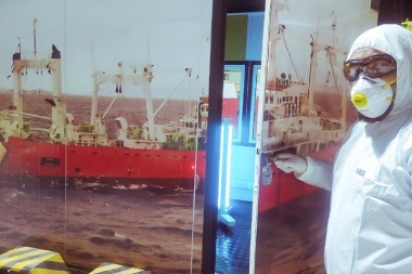 Salud realiza tareas de desinfección en el puesto médico ubicado en el puerto de Ushuaia