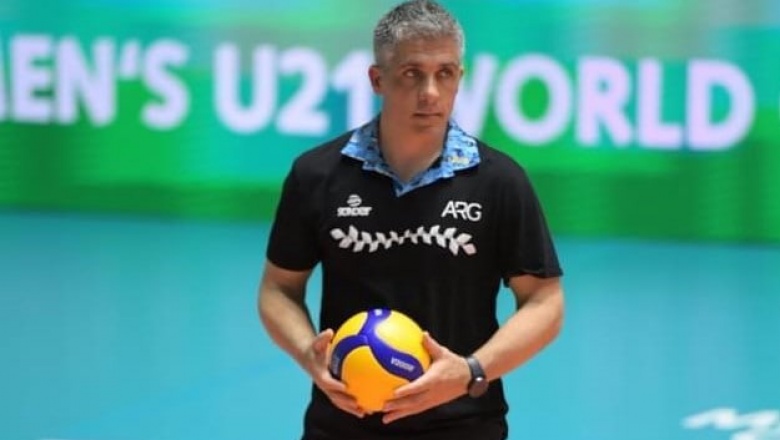 El Head Coach de los seleccionados fueguinos de vóley, Sebastián Fernández, llega a la provincia