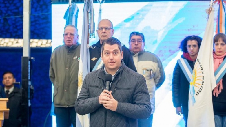 Martín Perez anunció la construcción de un nuevo edificio para reemplazar la Carpa de la Dignidad