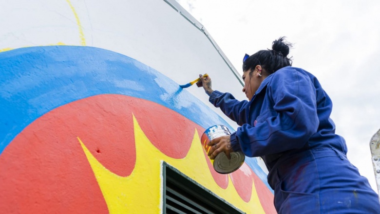 Comenzó ‘Memorias Infinitas’, intervenciones artísticas con formato mural en los establecimientos educativos de la Provincia