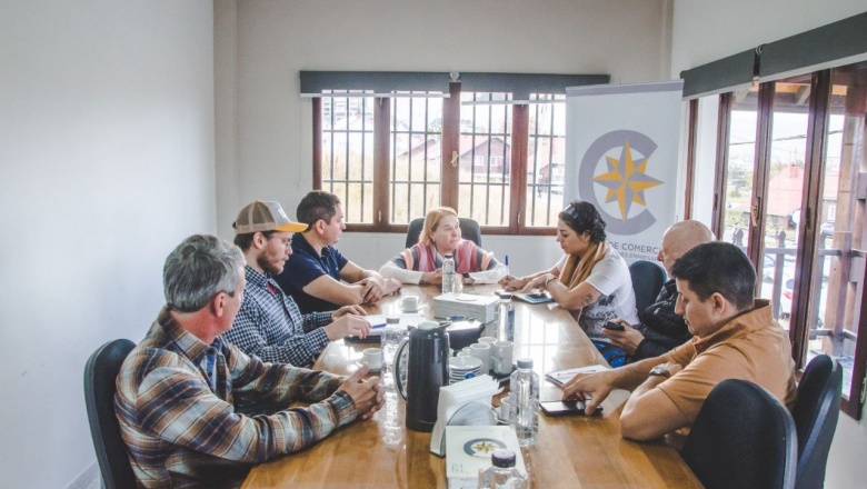 Autoridades Municipales se reunieron con la Camara de Comercio de Ushuaia para avanzar en proyectos que beneficien a vecinos y comerciantes