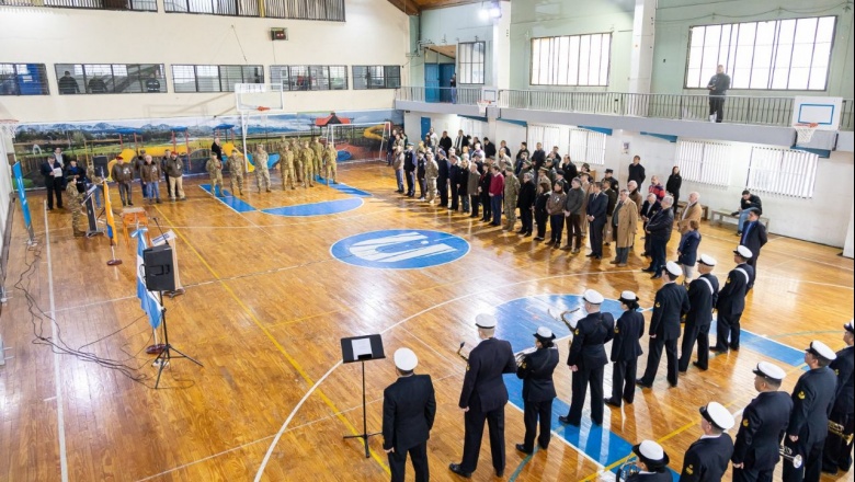 El Gobernador Melella participó del acto por el 213° Aniversario de la creación del Ejercito Argentino
