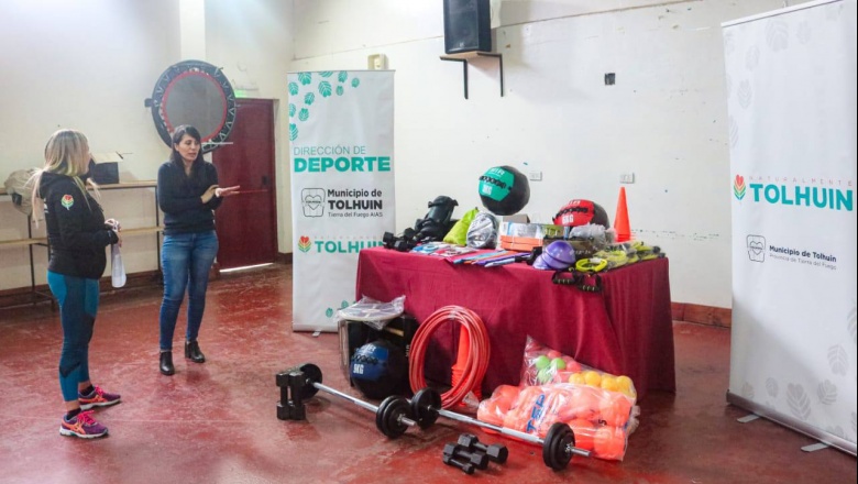 El Municipio Tolhuin entregó nuevo equipamiento para actividades deportivas