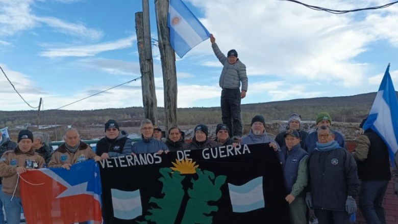 Veteranos a Harrington: “le ponen un radar en el patio de su casa y no dice nada"