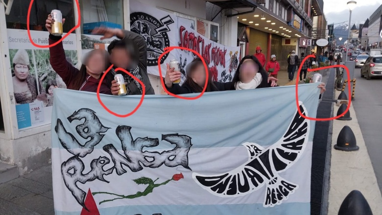 Denuncian que esta prohibido por Ley ingerir bebidas alcohólicas en la vía pública 
