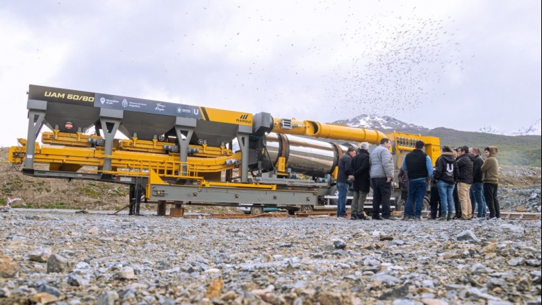 Continúan los trabajos para la instalación de la planta de asfalto de la municipalidad de Ushuaia