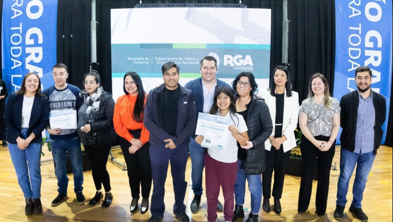 Martín Perez entregó lotes con servicios a 100 familias de Río Grande