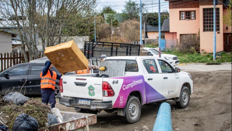 La Municipalidad de Ushuaia realizó trabajos de limpieza en Barrio Perón