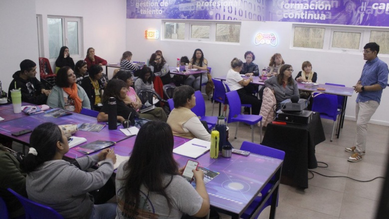 Primera capacitación en inteligencia artificial para emprendedores