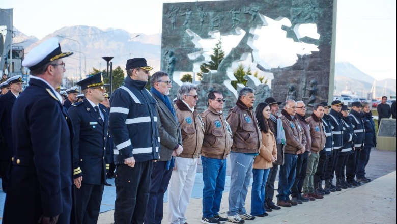 La municipalidad de Ushuaia acompañó el acto por el hundimiento del Crucero Belgrano 