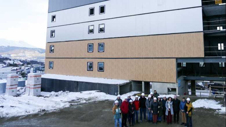 El intendente Vuoto recorrió las obras del Hotel IBIS que se construye en Ushuaia 