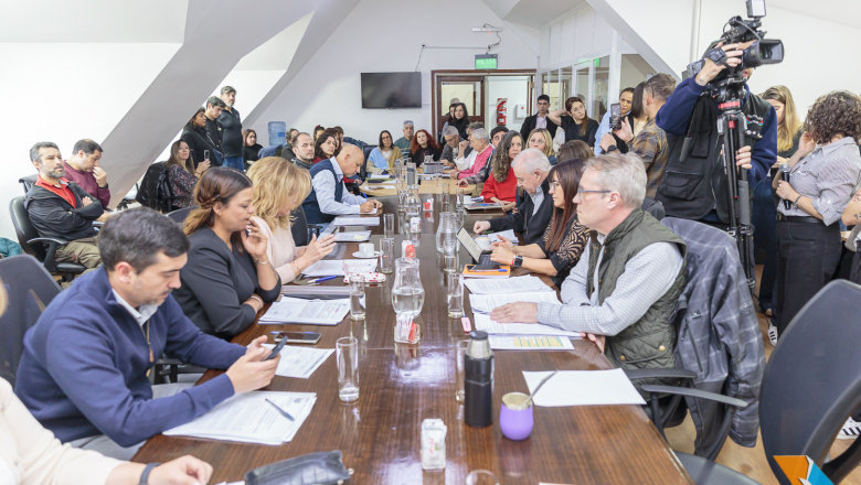 OSEF y acuicultura: proyectos claves trabados por sectores que buscan poner palos en la rueda