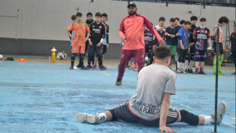 Más de 70 jóvenes participaron de la clínica de arqueros organizada por el IMD