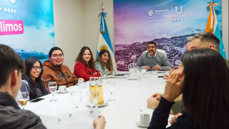 El intendente Vuoto firmó un convenio de colaboración educativa con el Colegio Provincial Dr. José María Sobral 