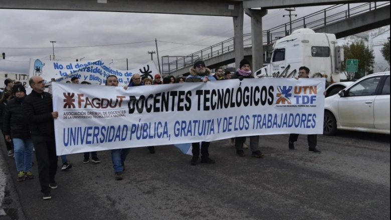 Docentes Universitarios anunciaron un paro nacional de 48 horas en ...