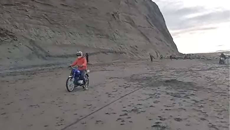 Recuerdan la prohibición de transitar con motos y cuatris por la playa 