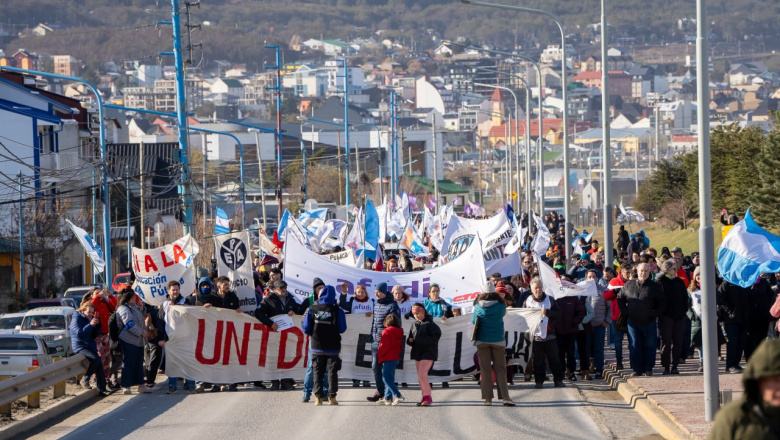 Tierra del Fuego se pronunció a favor de la Universidad Pública: “El país le dice basta a la motosierra de Milei”