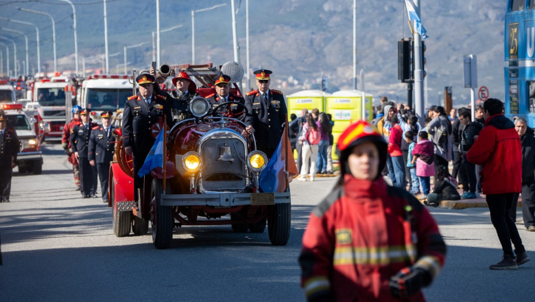 Gobierno acompañó las celebraciones por el 141° aniversario de la ciudad de Ushuaia