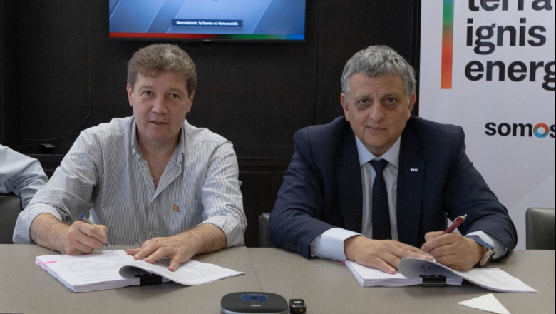 El Gobierno e YPF firmaron la cesión oficial de áreas hidrocarburíferas a la provincia