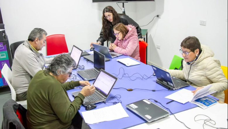 Más de 2000 vecinos se formaron en la Academia de Artes y Oficios Digitales de nuestra ciudad