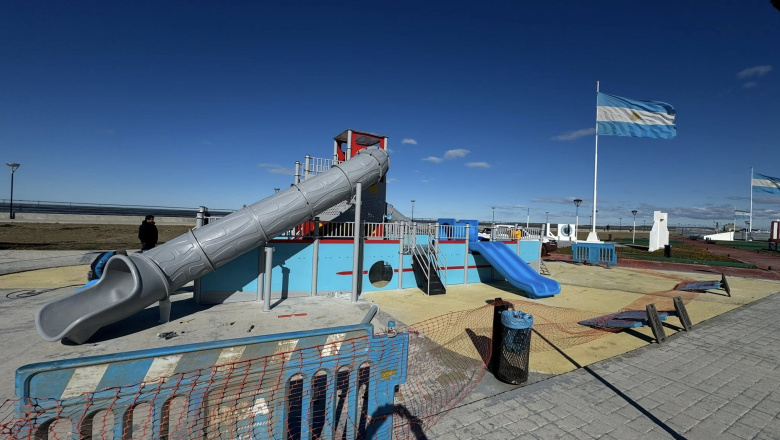 Piden no utilizar los espacios y juegos vallados en el Parque de los 100 años