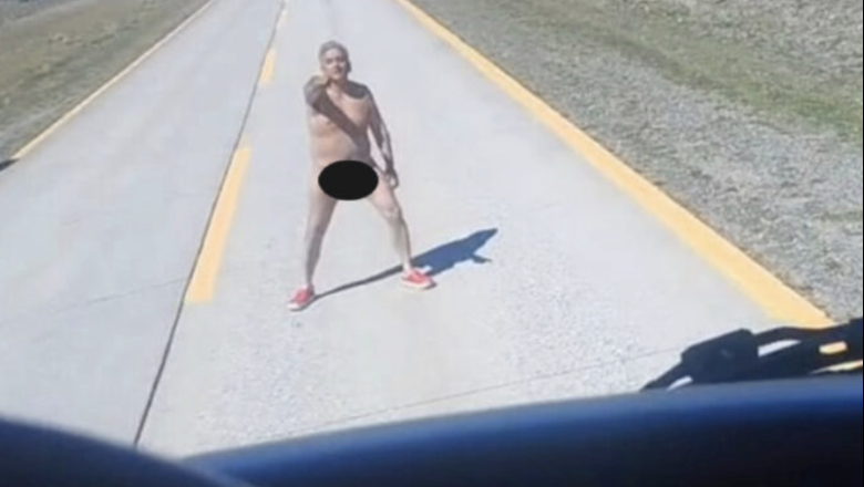 Desnudo y ebrio causó caos y dañó un vehículo argentino camino a Punta Arenas