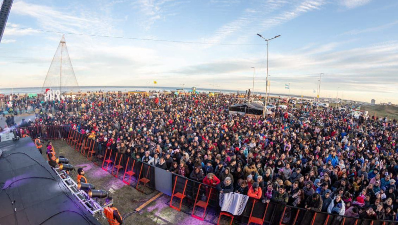 Gran expectativa hotelera ante la llegada de Luck Ra en el encendido del arbolito 