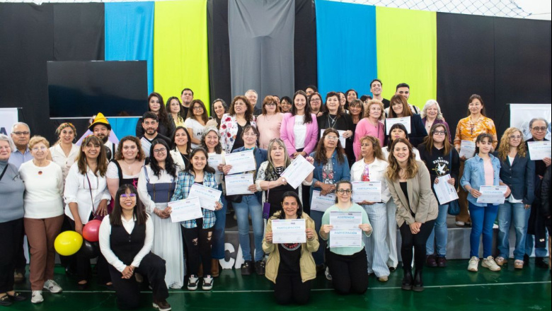 Con más oportunidades educativas, el Municipio celebró el cierre de los talleres de idiomas