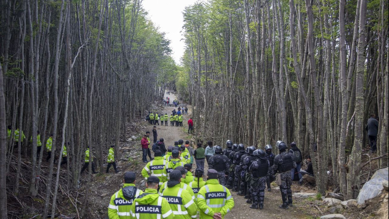 Allanamientos en la causa judicial por el intento de usurpación de tierras municipales de Ushuaia