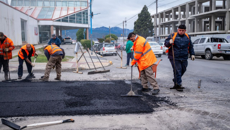 Avanza la repavimentación en las calles 12 de Octubre y Fitz Roy