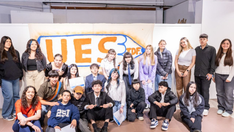 Acto de asunción de las nuevas autoridades de la Unión de Estudiantes Secundarios de Ushuaia