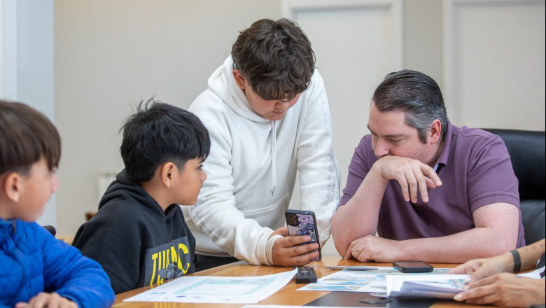 Juventudes y Municipio avanzan en proyectos de espacios recreativos para los barrios