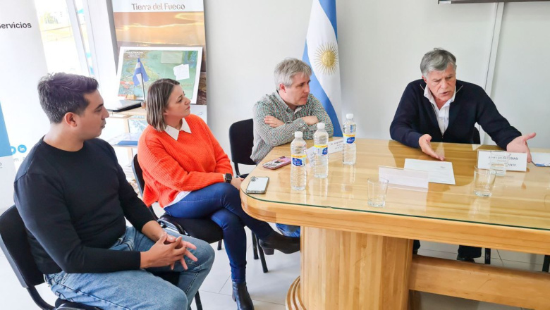 Gobierno y la Cámara de Comercio de Río Grande delinean acciones conjuntas para la economía local