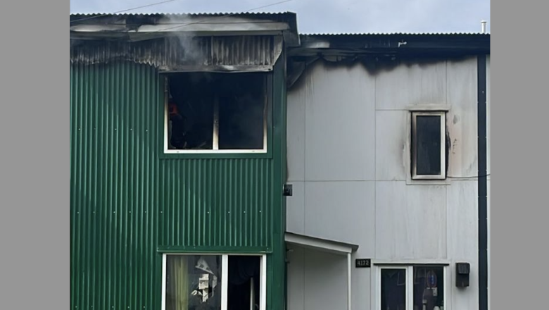 Incendio en Ushuaia: Bomberos evitaron que el fuego se propagara a otras viviendas