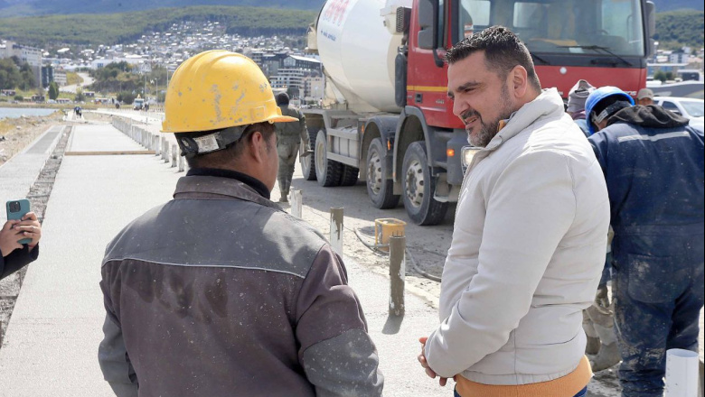 El intendente Vuoto recorrió los trabajos de la última etapa de la Pasarela Luis Pedro Fique
