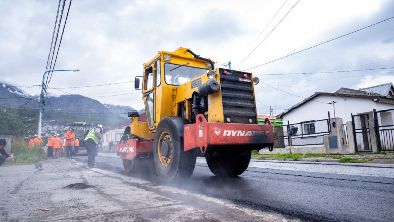 Avanza las obras de repavimentación en Gobernador Paz