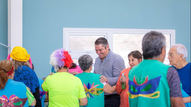 El intendente Martín Perez compartió una jornada con adultos mayores