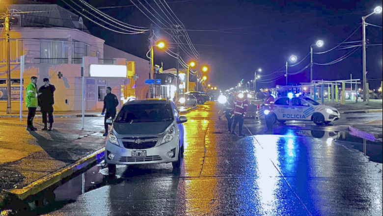  Mujer atropellada en una noche lluviosa en esquina de Islas Malvinas y Almafuerte
