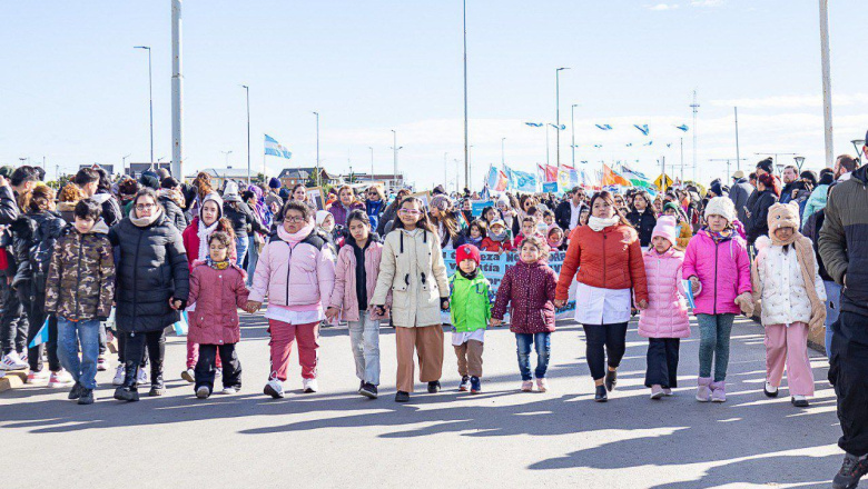 Inscripciones abiertas a instituciones para ser parte del desfile del 2 de abril 