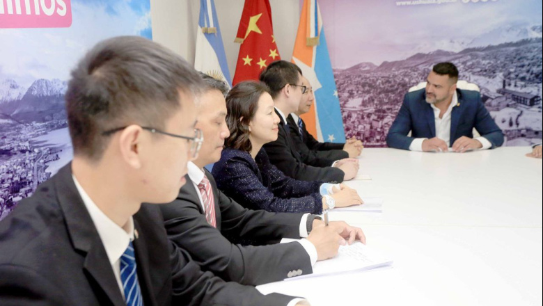 Vuoto recibió al embajador de la República China en la intendencia