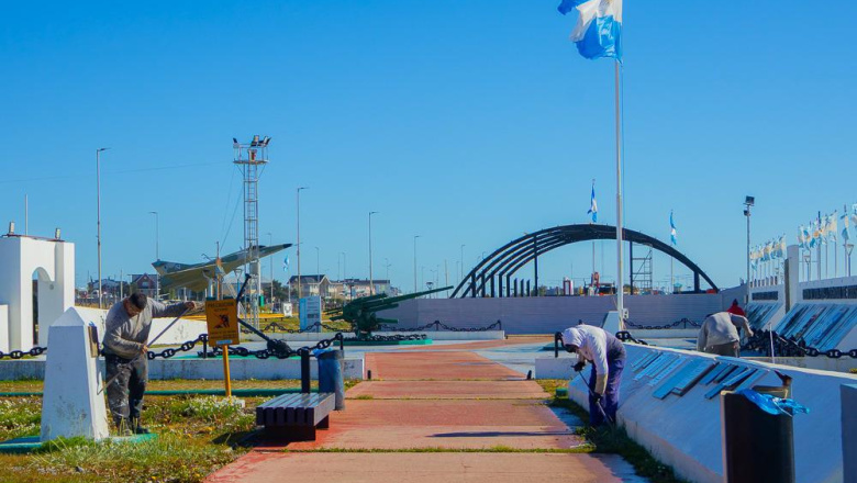 Puesta a punto de los monumentos y el paseo “Héroes de Malvinas”