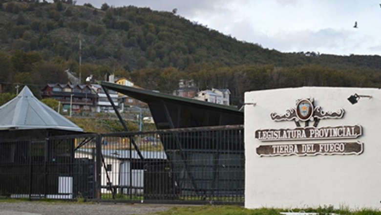 El gremio de empleados legislativos logró un acuerdo salarial del 10%