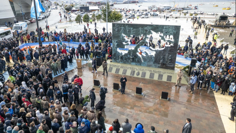 Gobierno propone que el acto central del 2 de abril sea itinerante
